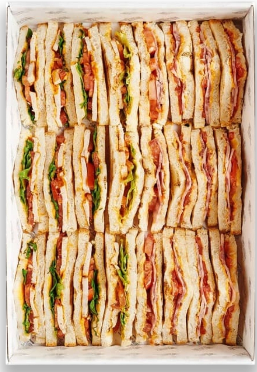 Мини-сэндвичи ветчина и курица Мини-сэндвичи ветчина и курица