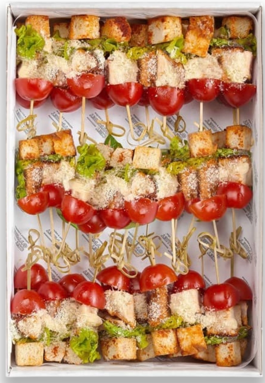 Канапе «Цезарь» с куриным филе
